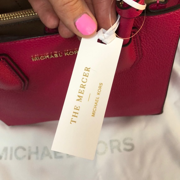 Michael Kors MD Messenger Leather Ultra Pink - Picture 4 of 8